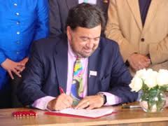Gov. Bill Richardson signs Heritage Conservation Act